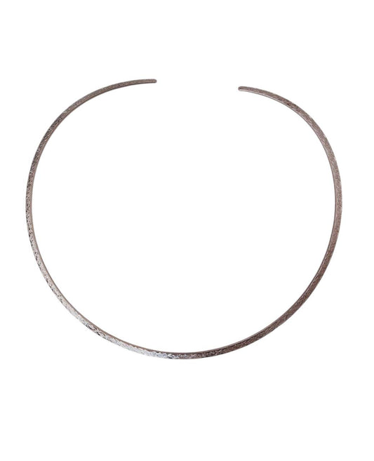 Collana rigida